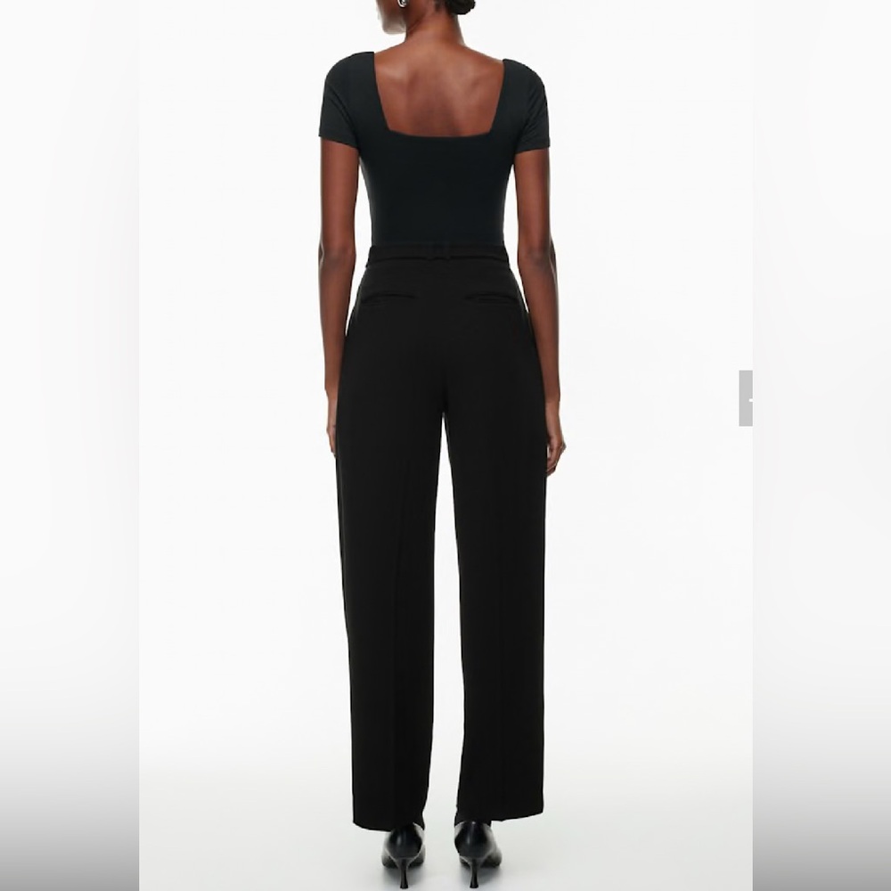 Aritzia Babaton Contour Squareneck Bodysuit
